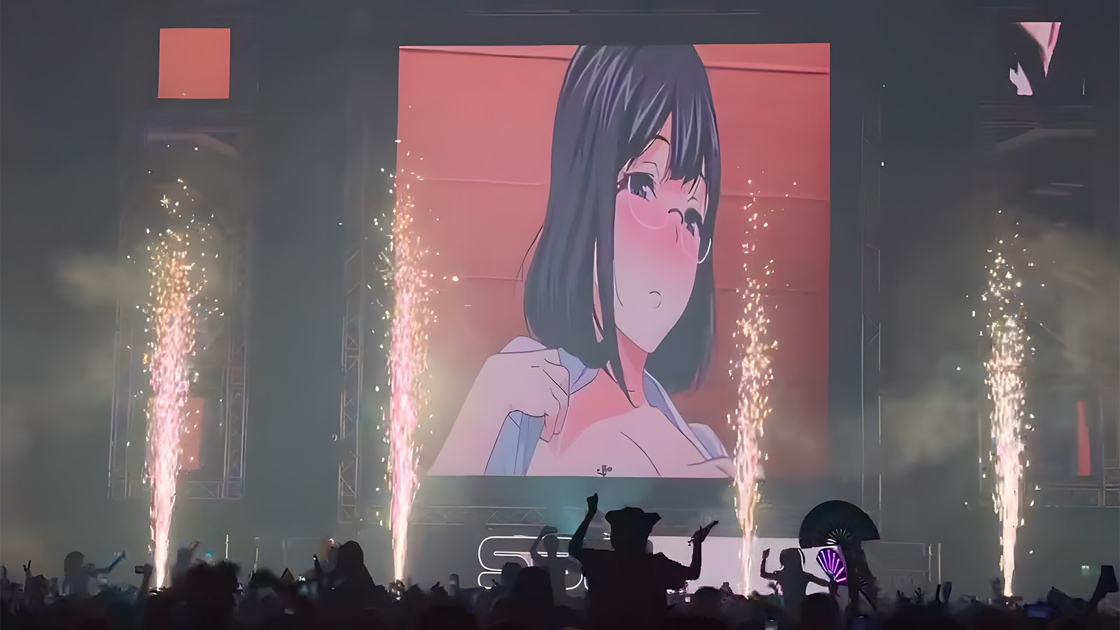 Concierto otaku se vuelve viral por poner hentai